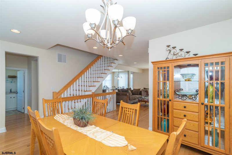 204 Roosevelt, Brigantine, New Jersey 08203, 5 Bedrooms Bedrooms, 9 Rooms Rooms,3 BathroomsBathrooms,Condominium,For Sale,Roosevelt,511969