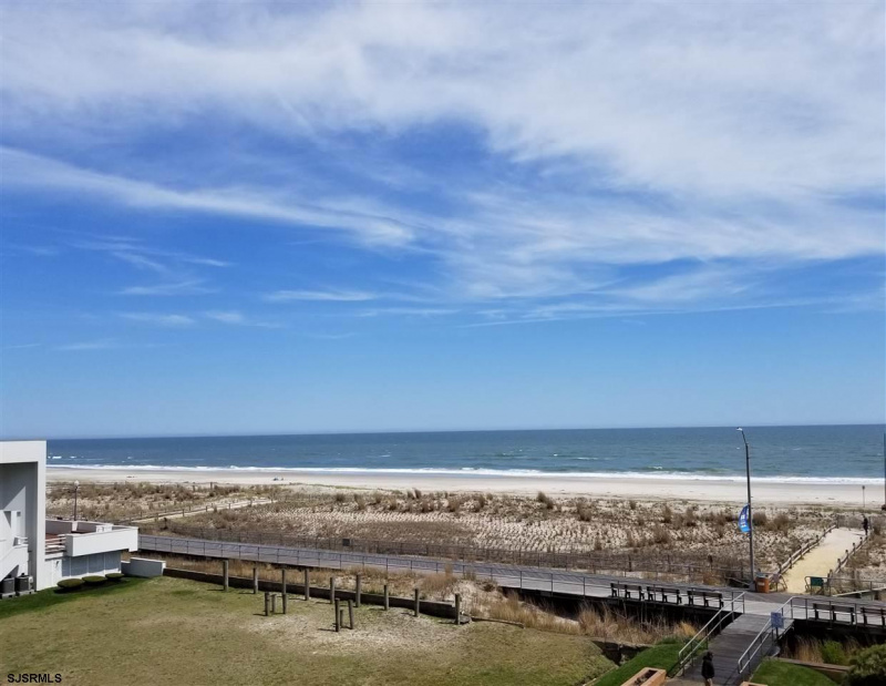 112 Oxford, Ventnor, New Jersey 08406, 2 Bedrooms Bedrooms, 6 Rooms Rooms,2 BathroomsBathrooms,Condominium,For Sale,Oxford,520025