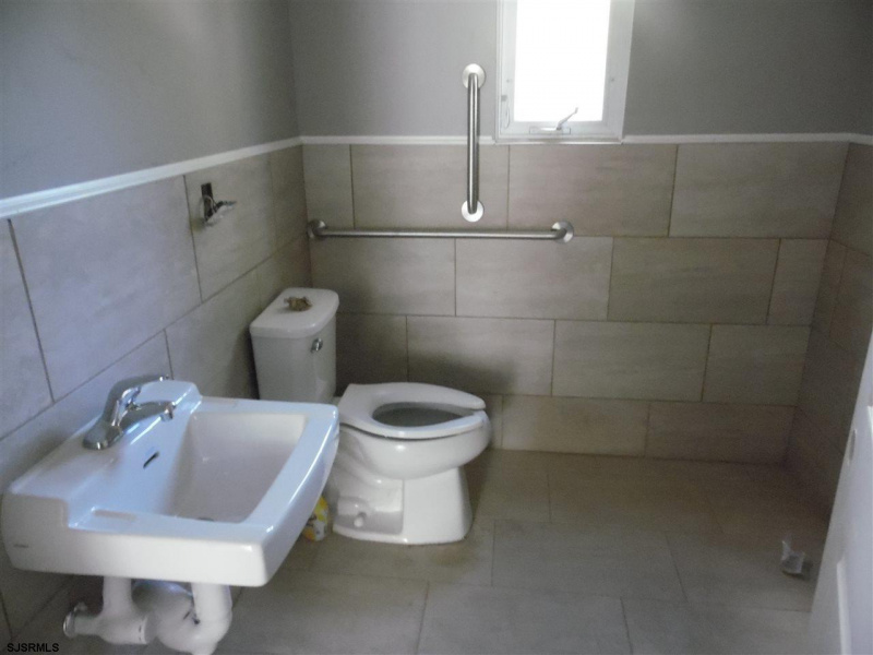 419 white horse, Galloway Township, New Jersey 08205, ,4 BathroomsBathrooms,Commercial/industrial,For Sale,white horse,528384