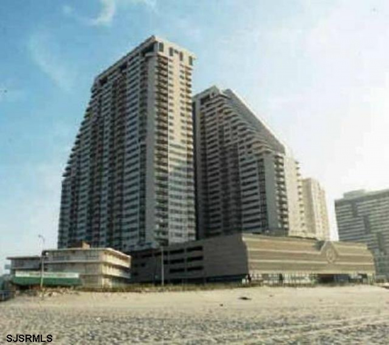 3101 Boardwalk, New Jersey 08401, 2 Bedrooms Bedrooms, 5 Rooms Rooms,1 BathroomBathrooms,Rental non-commercial,For Sale,Boardwalk,529049