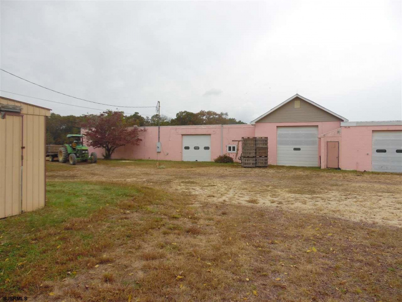 129-135 LEIPZIG, Galloway Township, New Jersey 08205-215, ,1 BathroomBathrooms,Commercial/industrial,For Sale,LEIPZIG,529387