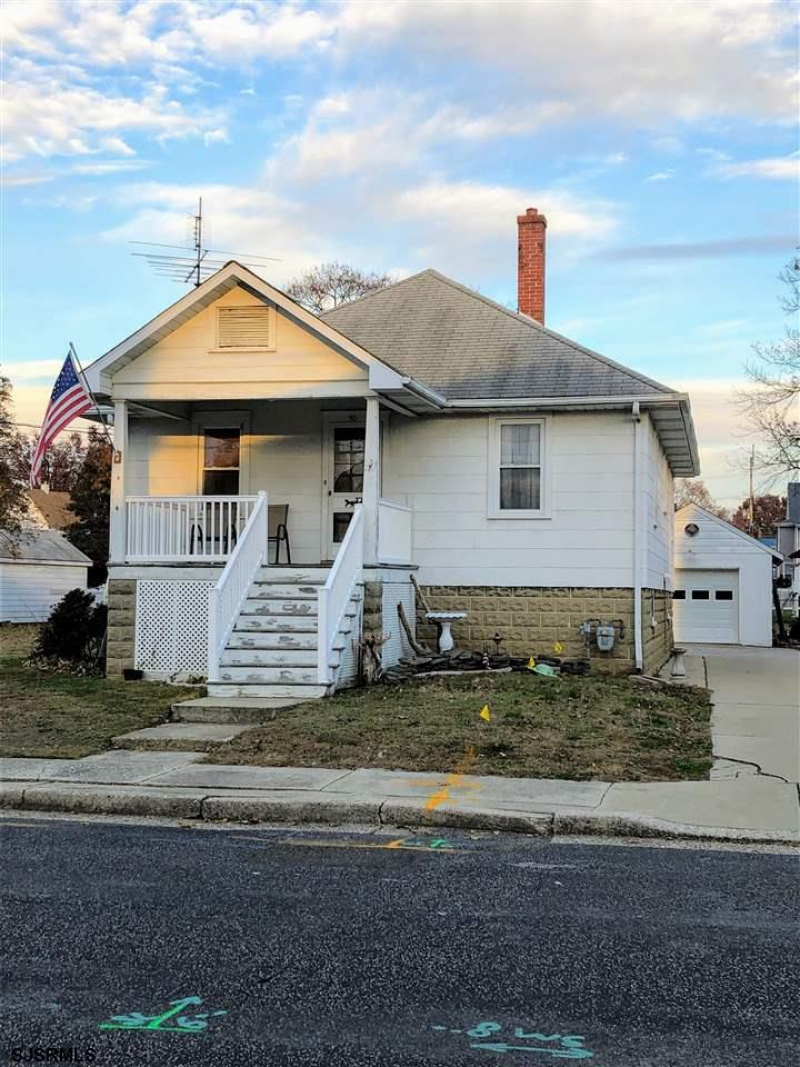 50 Oak, Pennsville Township, New Jersey 08070-2043, 3 Bedrooms Bedrooms, 6 Rooms Rooms,1 BathroomBathrooms,Residential,For Sale,Oak,530798