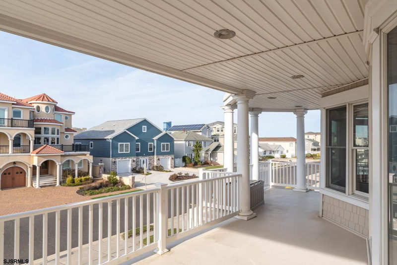 25 Ocean Dr W, Brigantine, New Jersey 08203, 5 Bedrooms Bedrooms, 12 Rooms Rooms,4 BathroomsBathrooms,Residential,For Sale,Ocean Dr W,531427