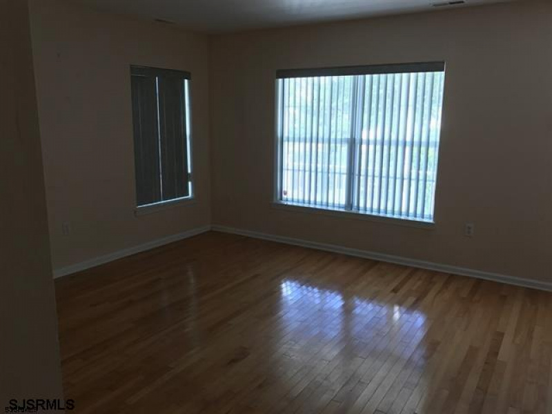 124 Folsom, Atlantic City, New Jersey 08401, 3 Bedrooms Bedrooms, 8 Rooms Rooms,2 BathroomsBathrooms,Residential,For Sale,Folsom,531973