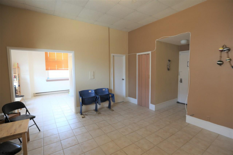 2721 Boardwalk, New Jersey 08401, 4 Rooms Rooms,1 BathroomBathrooms,Rental non-commercial,For Sale,Boardwalk,534254