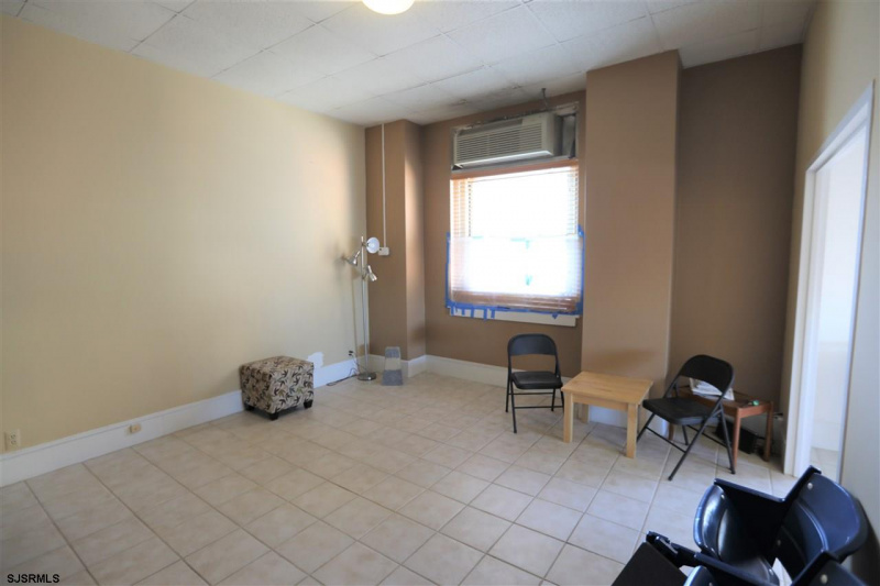 2721 Boardwalk, New Jersey 08401, 4 Rooms Rooms,1 BathroomBathrooms,Rental non-commercial,For Sale,Boardwalk,534254