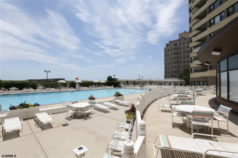 101 Raleigh Ave #508, Atlantic City, New Jersey 08401-5838, 1 Bedroom Bedrooms, 4 Rooms Rooms,1 BathroomBathrooms,Condominium,For Sale,Raleigh Ave #508,537909