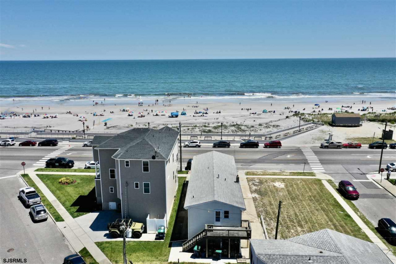 905 Brigantine, Front 2, Brigantine, New Jersey 08203, 2 Bedrooms Bedrooms, 3 Rooms Rooms,1 BathroomBathrooms,Condominium,For Sale,Brigantine, Front 2,538055