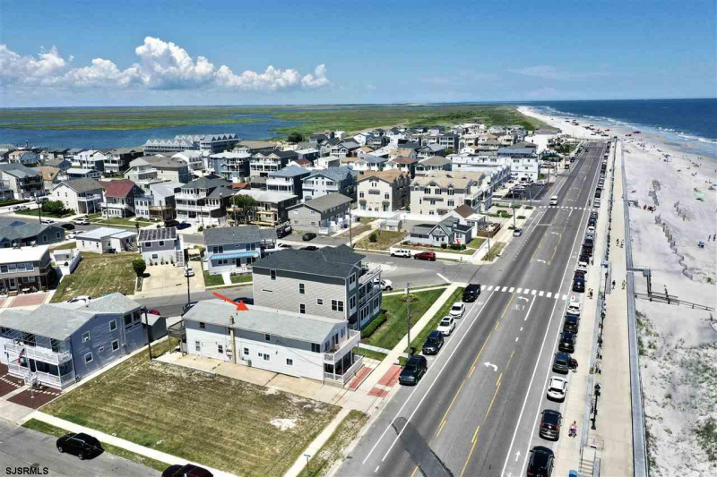 905 Brigantine, Front 2, Brigantine, New Jersey 08203, 2 Bedrooms Bedrooms, 3 Rooms Rooms,1 BathroomBathrooms,Condominium,For Sale,Brigantine, Front 2,538055