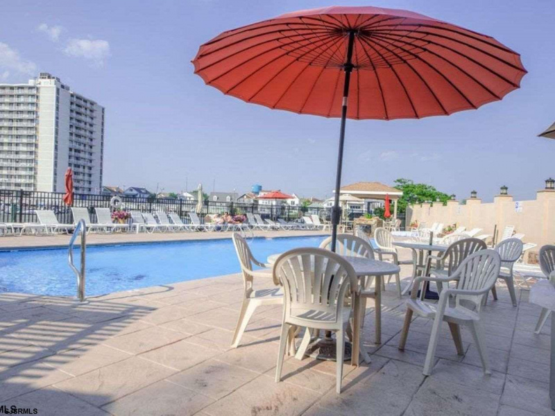 6101 Monmouth, Ventnor, New Jersey 08406, 1 Bedroom Bedrooms, 4 Rooms Rooms,1 BathroomBathrooms,Condominium,For Sale,Monmouth,538205