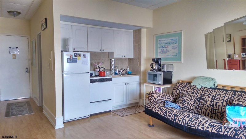 2715 Boardwalk, New Jersey 08401, 2 Rooms Rooms,1 BathroomBathrooms,Rental non-commercial,For Sale,Boardwalk,538757