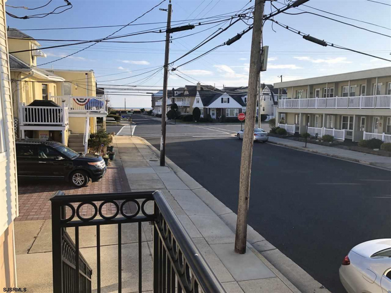 17 Frontenac Ave, Margate, New Jersey 08402, 6 Bedrooms Bedrooms, 12 Rooms Rooms,3 BathroomsBathrooms,Residential,For Sale,Frontenac Ave,531180