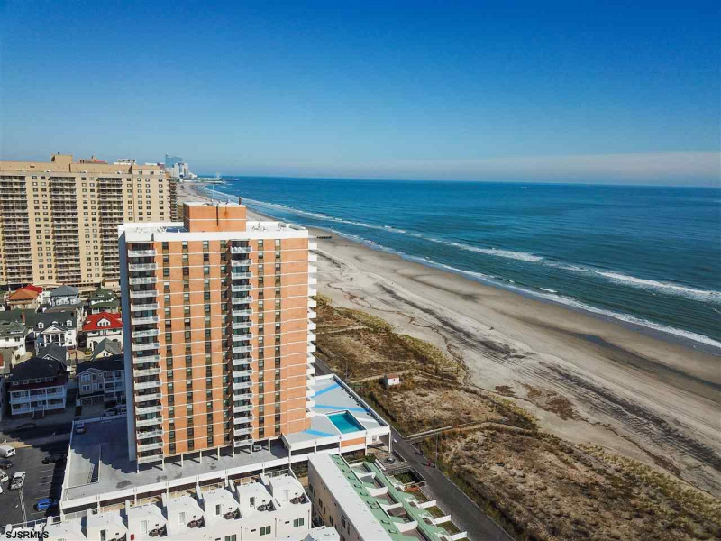 5200 Boardwalk, Ventnor, New Jersey 08406, 2 Bedrooms Bedrooms, 8 Rooms Rooms,2 BathroomsBathrooms,Condominium,For Sale,Boardwalk,538226