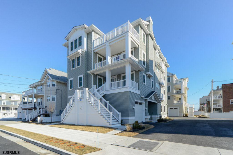 701 8th, Ocean City, New Jersey 08226, 5 Bedrooms Bedrooms, 11 Rooms Rooms,3 BathroomsBathrooms,Condominium,For Sale,8th,539440