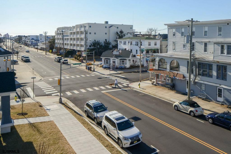 701 8th, Ocean City, New Jersey 08226, 5 Bedrooms Bedrooms, 11 Rooms Rooms,3 BathroomsBathrooms,Condominium,For Sale,8th,539440