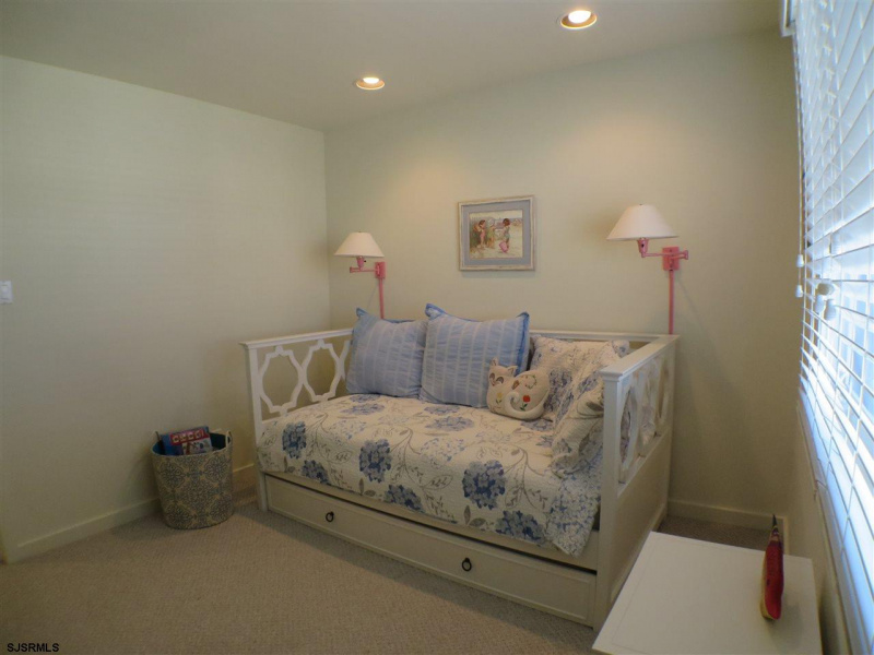 4303 Central, Ocean City, New Jersey 08226, 5 Bedrooms Bedrooms, 10 Rooms Rooms,3 BathroomsBathrooms,Condominium,For Sale,Central,539999