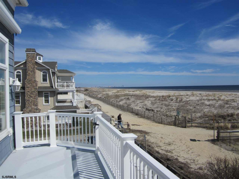 4303 Central, Ocean City, New Jersey 08226, 5 Bedrooms Bedrooms, 10 Rooms Rooms,3 BathroomsBathrooms,Condominium,For Sale,Central,539999