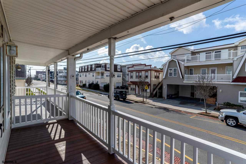 301 13th, Ocean City, New Jersey 08226, 4 Bedrooms Bedrooms, 10 Rooms Rooms,2 BathroomsBathrooms,Condominium,For Sale,13th,540014