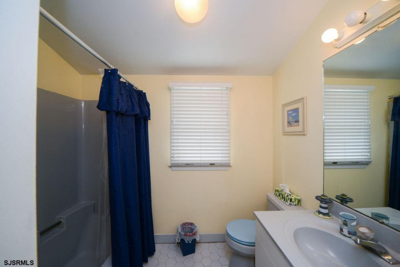 3926 Central 2nd floor, Ocean City, New Jersey 08226, 3 Bedrooms Bedrooms, 8 Rooms Rooms,2 BathroomsBathrooms,Condominium,For Sale,Central 2nd floor,540314