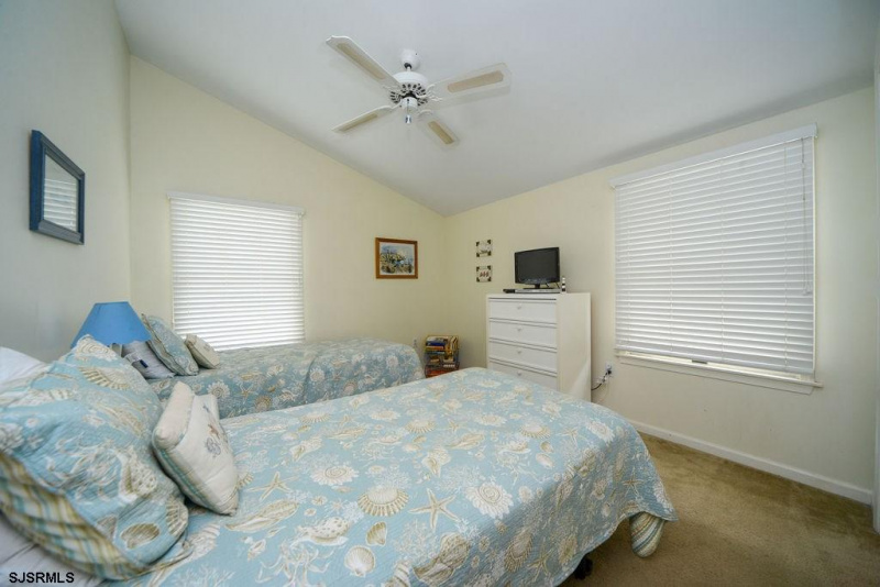 3926 Central 2nd floor, Ocean City, New Jersey 08226, 3 Bedrooms Bedrooms, 8 Rooms Rooms,2 BathroomsBathrooms,Condominium,For Sale,Central 2nd floor,540314