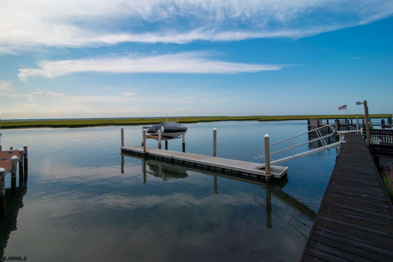 832 Shore Dr, Brigantine, New Jersey 08203, 7 Bedrooms Bedrooms, 15 Rooms Rooms,4 BathroomsBathrooms,Residential,For Sale,Shore Dr,527066