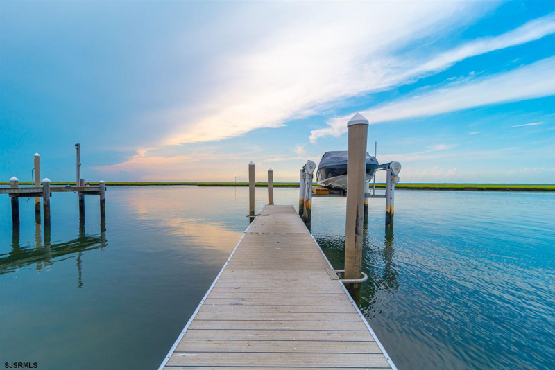 832 Shore Dr, Brigantine, New Jersey 08203, 7 Bedrooms Bedrooms, 15 Rooms Rooms,4 BathroomsBathrooms,Residential,For Sale,Shore Dr,527066