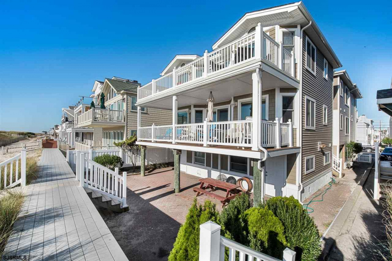 4425 Central, Ocean City, New Jersey 08226, 4 Bedrooms Bedrooms, 9 Rooms Rooms,3 BathroomsBathrooms,Condominium,For Sale,Central,541336