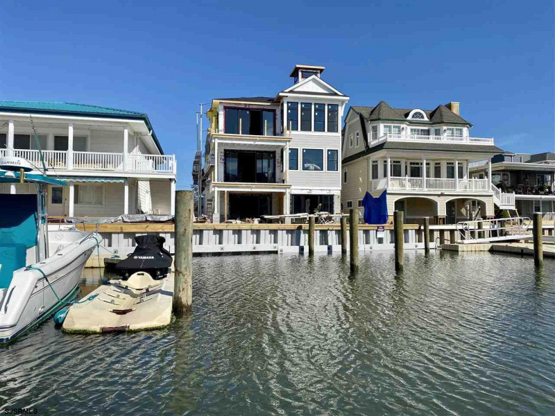 30 W 8th Street, Ocean City, New Jersey 08226, 5 Bedrooms Bedrooms, 11 Rooms Rooms,3 BathroomsBathrooms,Condominium,For Sale,W 8th Street,541865