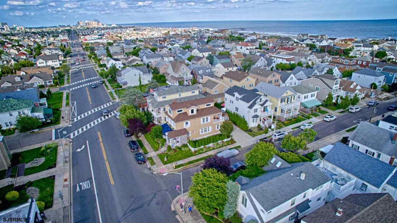 8310 Ventnor, Margate, New Jersey 08402, 5 Bedrooms Bedrooms, 10 Rooms Rooms,3 BathroomsBathrooms,Residential,For Sale,Ventnor,542242