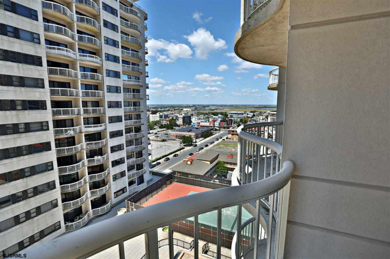 3101 Boardwalk, New Jersey 08401, 1 Bedroom Bedrooms, 4 Rooms Rooms,1 BathroomBathrooms,Rental non-commercial,For Sale,Boardwalk,542330