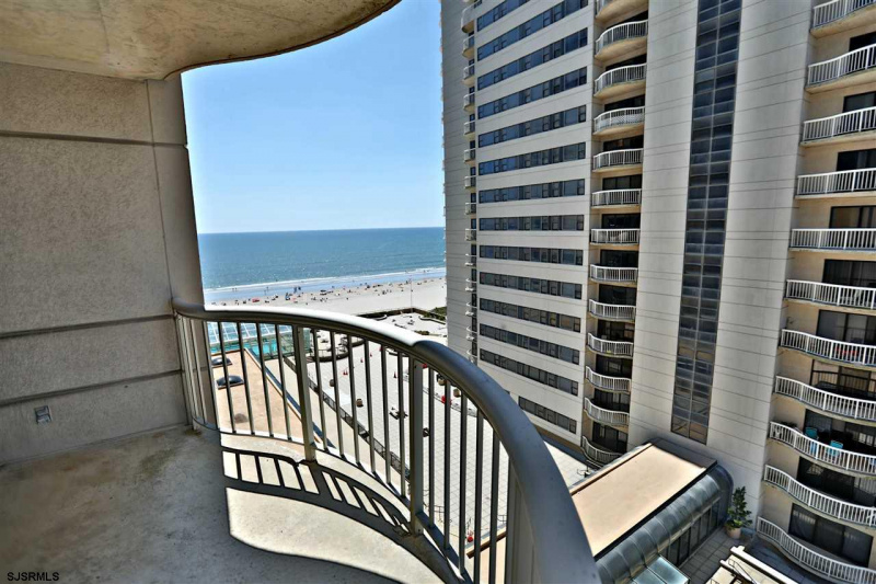 3101 Boardwalk, New Jersey 08401, 1 Bedroom Bedrooms, 4 Rooms Rooms,1 BathroomBathrooms,Rental non-commercial,For Sale,Boardwalk,542330