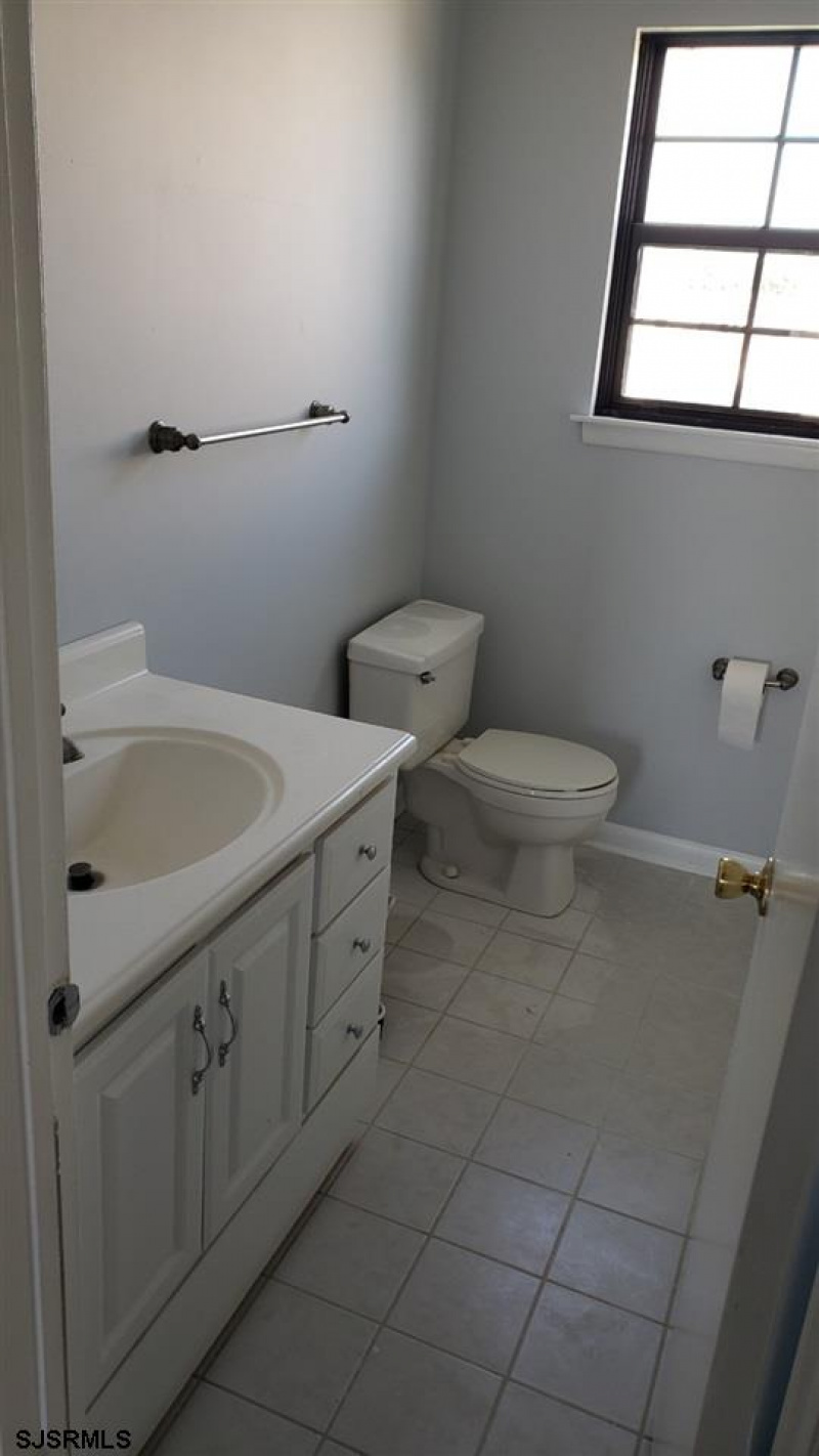 404 London, Egg Harbor Township, New Jersey 08234, 2 Bedrooms Bedrooms, 5 Rooms Rooms,1 BathroomBathrooms,Condominium,For Sale,London,542329