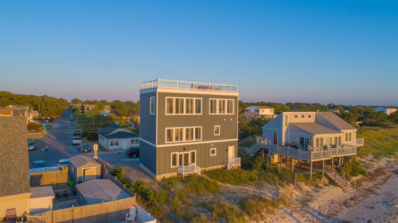 11 Beach Ave, Villas, New Jersey 08251, 4 Bedrooms Bedrooms, 10 Rooms Rooms,3 BathroomsBathrooms,Residential,For Sale,Beach Ave,542343