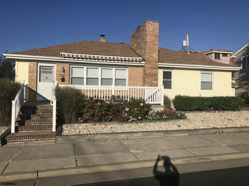 101 Manor, New Jersey 08403-2454, 3 Bedrooms Bedrooms, 6 Rooms Rooms,1 BathroomBathrooms,Rental non-commercial,For Sale,Manor,542373