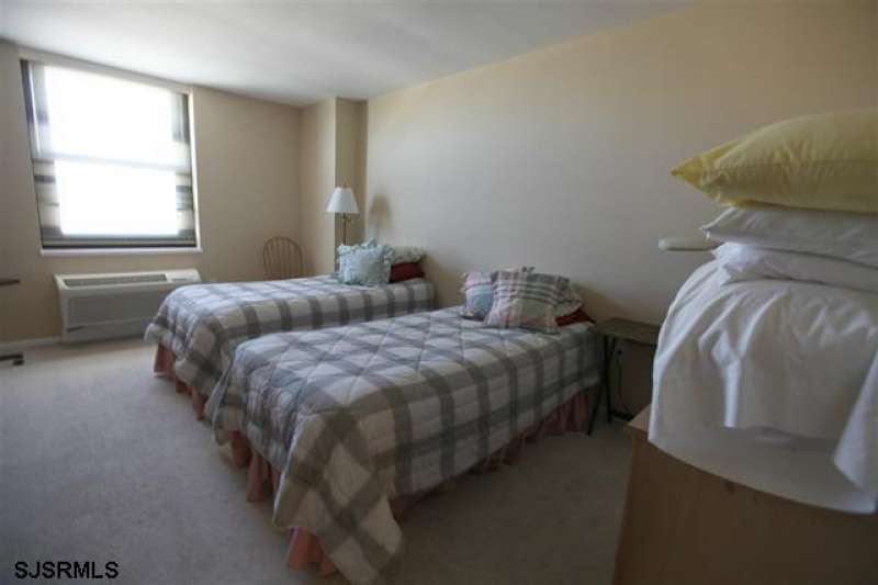 5200 Boardwalk, New Jersey 08406, 2 Bedrooms Bedrooms, 7 Rooms Rooms,2 BathroomsBathrooms,Rental non-commercial,For Sale,Boardwalk,542521