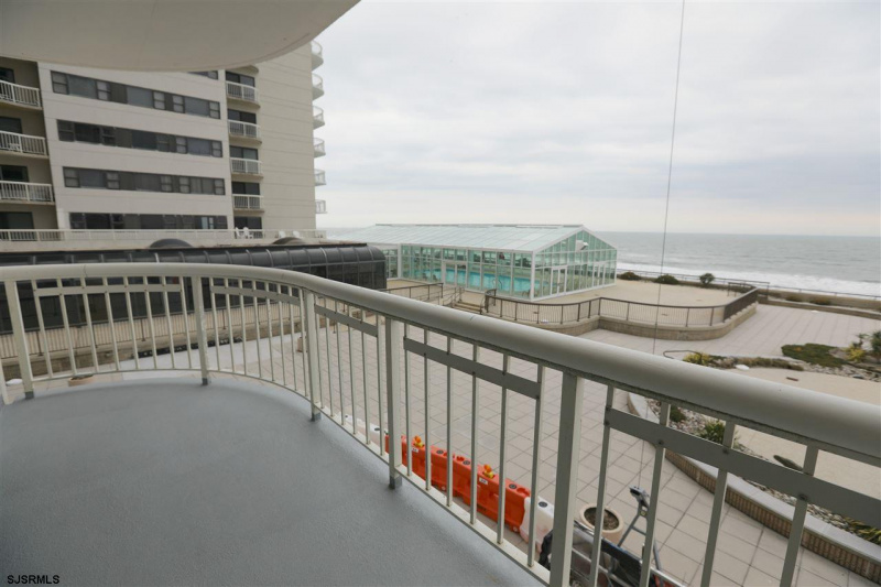 3101 Boardwalk, New Jersey 08401, 3 Bedrooms Bedrooms, 7 Rooms Rooms,2 BathroomsBathrooms,Rental non-commercial,For Sale,Boardwalk,542586