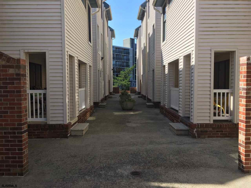 800 9th, Ocean City, New Jersey 08226, 3 Bedrooms Bedrooms, 11 Rooms Rooms,3 BathroomsBathrooms,Condominium,For Sale,9th,542612