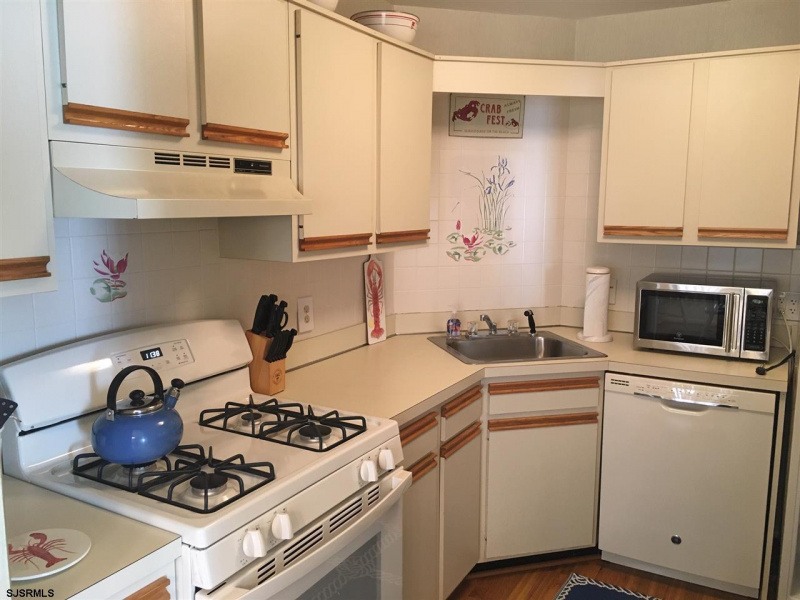 800 9th, Ocean City, New Jersey 08226, 3 Bedrooms Bedrooms, 11 Rooms Rooms,3 BathroomsBathrooms,Condominium,For Sale,9th,542612