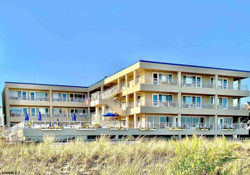 6100 Boardwalk, Ventnor, New Jersey 08406, 1 Bedroom Bedrooms, 3 Rooms Rooms,1 BathroomBathrooms,Condominium,For Sale,Boardwalk,542635