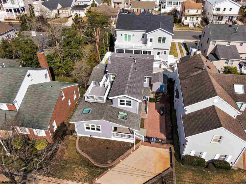 425 Rumson Ave #A, Margate, New Jersey 08402, 4 Bedrooms Bedrooms, 10 Rooms Rooms,3 BathroomsBathrooms,Residential,For Sale,Rumson Ave #A,542650