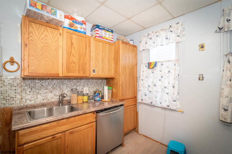 31 Edgewater Ave, Pleasantville, New Jersey 08232, 3 Bedrooms Bedrooms, 8 Rooms Rooms,1 BathroomBathrooms,Residential,For Sale,Edgewater Ave,542659