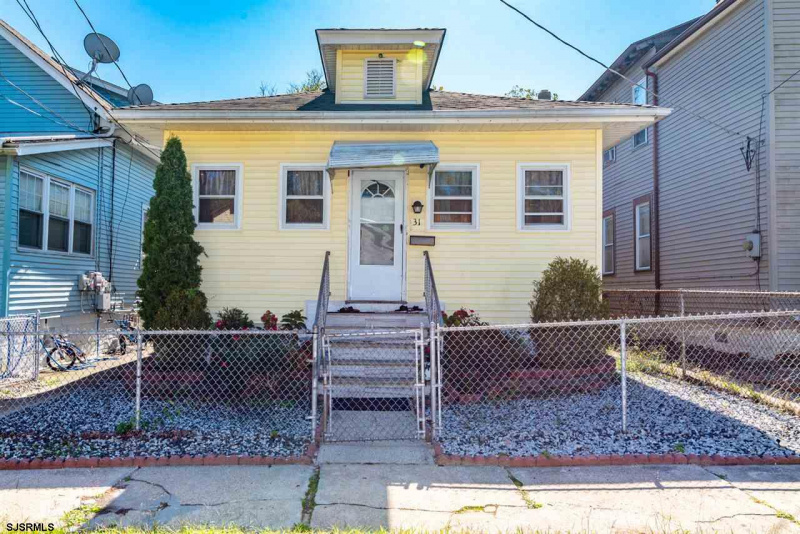 31 Edgewater Ave, Pleasantville, New Jersey 08232, 3 Bedrooms Bedrooms, 8 Rooms Rooms,1 BathroomBathrooms,Residential,For Sale,Edgewater Ave,542659