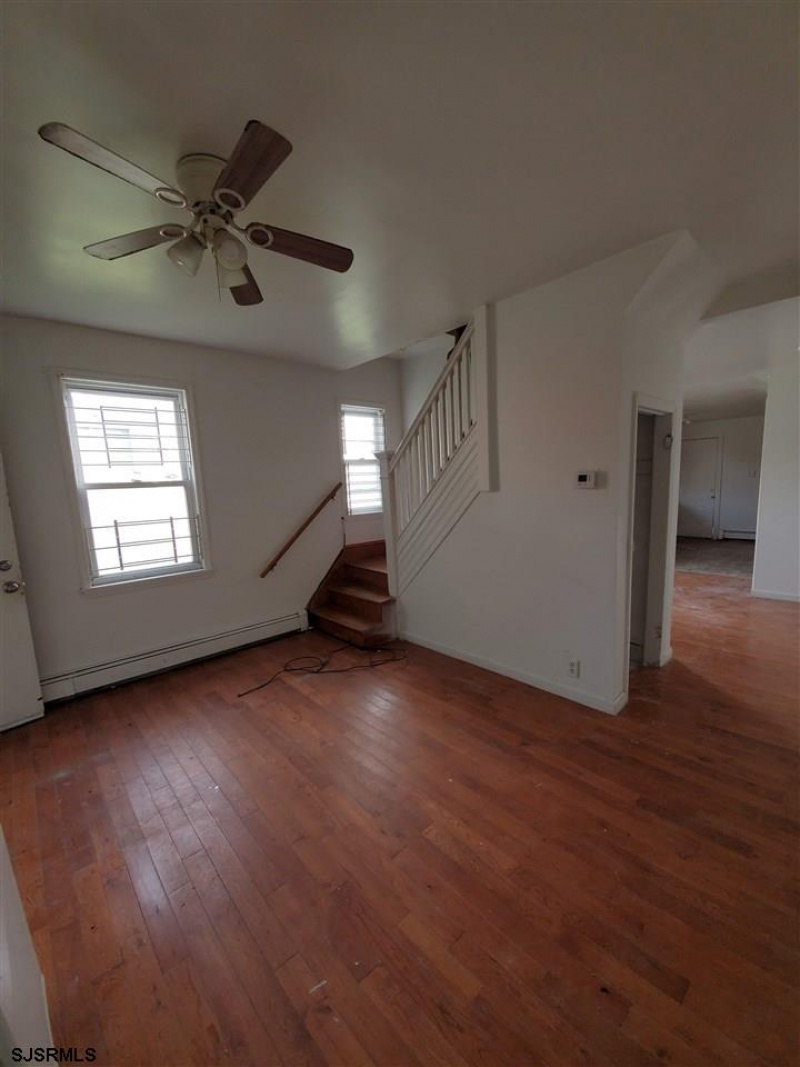 338 Pennsylvania, Atlantic City, New Jersey 08401, 3 Bedrooms Bedrooms, 7 Rooms Rooms,1 BathroomBathrooms,Residential,For Sale,Pennsylvania,542672