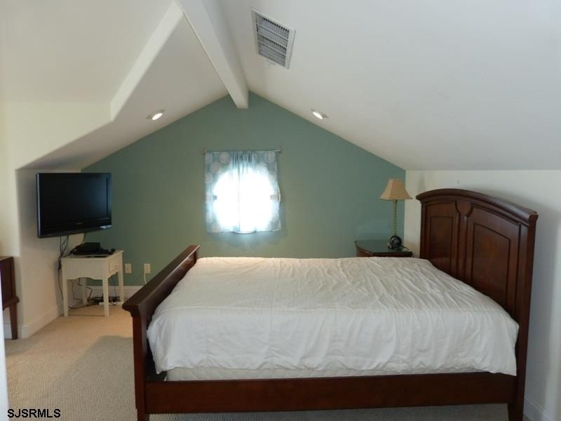 809 3rd, Ocean City, New Jersey 08226, 4 Bedrooms Bedrooms, 10 Rooms Rooms,3 BathroomsBathrooms,Condominium,For Sale,3rd,542681