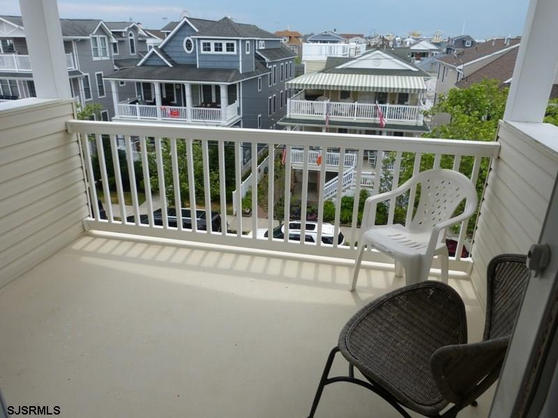 809 3rd, Ocean City, New Jersey 08226, 4 Bedrooms Bedrooms, 10 Rooms Rooms,3 BathroomsBathrooms,Condominium,For Sale,3rd,542681