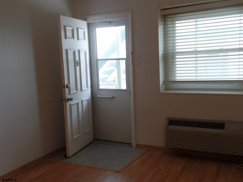 3801 Boardwalk, New Jersey 08401, 1 Bedroom Bedrooms, 3 Rooms Rooms,1 BathroomBathrooms,Rental non-commercial,For Sale,Boardwalk,542738