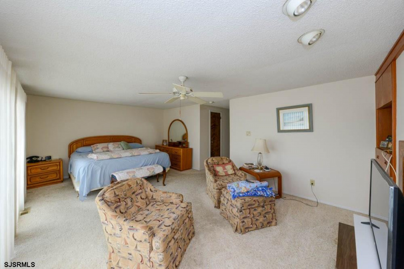 646 Pleasure Ave, Ocean City, New Jersey 08226, 3 Bedrooms Bedrooms, 7 Rooms Rooms,3 BathroomsBathrooms,Condominium,For Sale,Pleasure Ave,542757