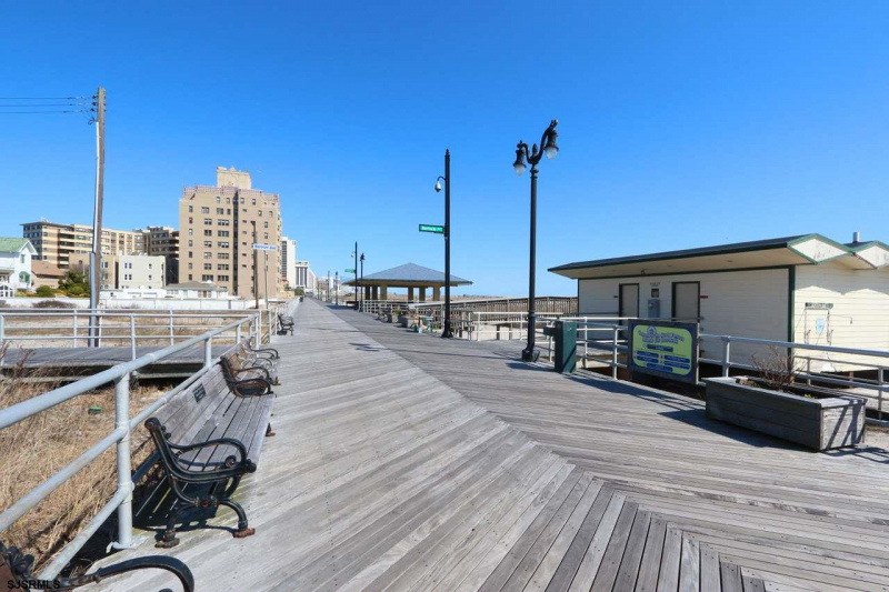 100 Berkley, Atlantic City, New Jersey 08401, 2 Bedrooms Bedrooms, 5 Rooms Rooms,2 BathroomsBathrooms,Condominium,For Sale,Berkley,542901