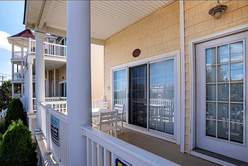 832 6th, Ocean City, New Jersey 08226, 4 Bedrooms Bedrooms, 8 Rooms Rooms,2 BathroomsBathrooms,Condominium,For Sale,6th,542903