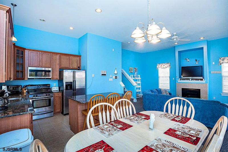 832 6th, Ocean City, New Jersey 08226, 4 Bedrooms Bedrooms, 8 Rooms Rooms,2 BathroomsBathrooms,Condominium,For Sale,6th,542903